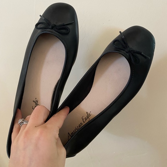 AMERICAN EAGLE WOMENS BLACK BALLET FLATS WITH BOW DETAIL SIZE 8W - Picture 2 of 5